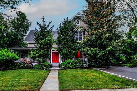 125 Hillside Avenue, Metuchen, NJ 08840