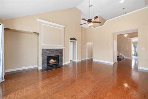 6923 Briarwood Drive, Fort Worth, TX 76132