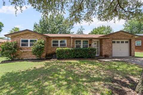 316 Thompson Drive, Saginaw, TX 76179
