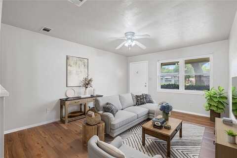 316 Thompson Drive, Saginaw, TX 76179