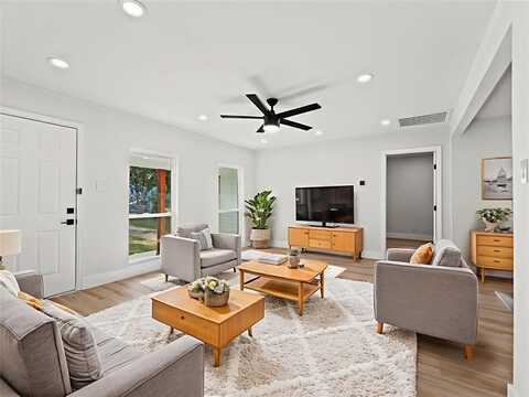 1316 S Waverly Drive, Dallas, TX 75208