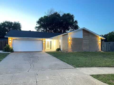 600 Lynnfield Court, Arlington, TX 76014