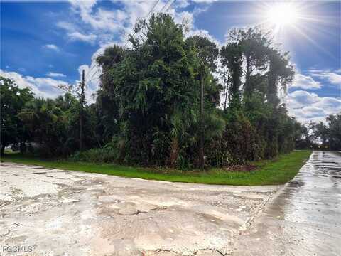 520 Santa Cruz Street, North Fort Myers, FL 33903
