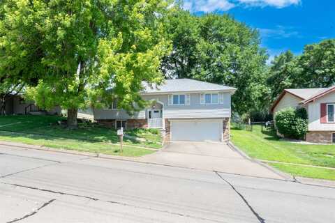 3020 S Cypress St., Sioux City, IA 51106