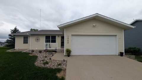 1262 10TH AVENUE CIR NE, Sioux Center, IA 51250