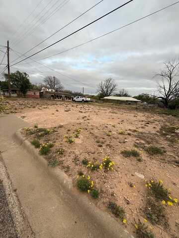 318 9th St, Big Spring, TX 79720