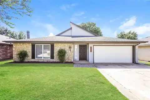 8829 Parkridge Drive, Oklahoma City, OK 73132