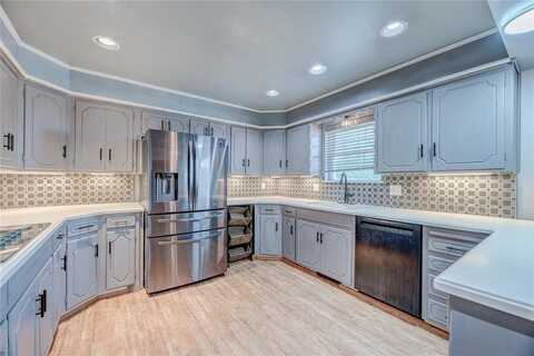 1506 W Walnut Street, El Reno, OK 73036