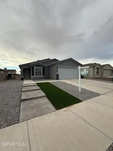 13813 Flora Vista Avenue, Horizon City, TX 79928