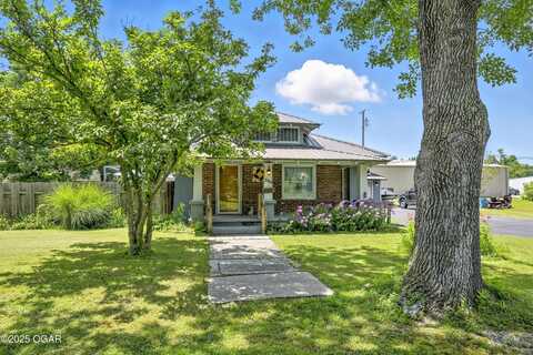 305 N Virginia Street, Quapaw, OK 74363
