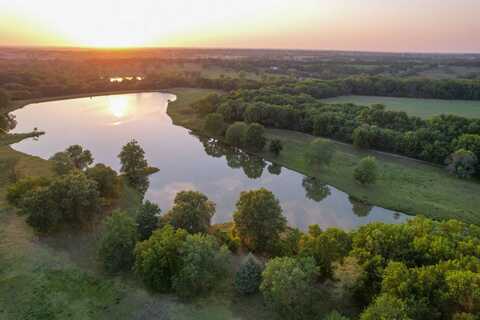 6302 W 295th St, Louisburg, KS 66053