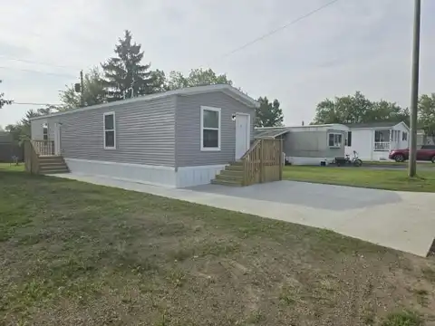 1424 East Dr, Alden, NY 14004
