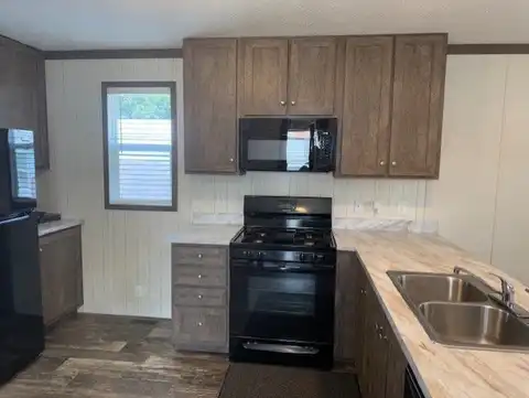 105 South Green Meadow St. SE, Grand Rapids, MI 49548