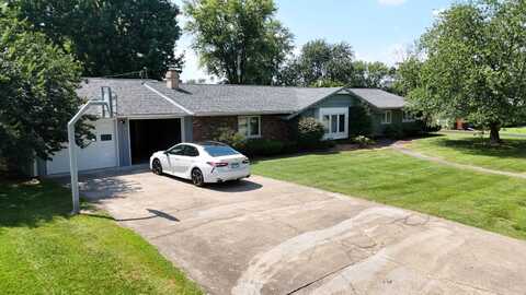 3 Kincaid Dr, Fairfield, IL 62837
