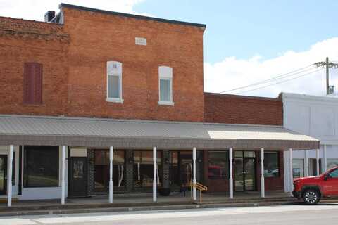 107 S. Center St, Shelbina, MO 63468