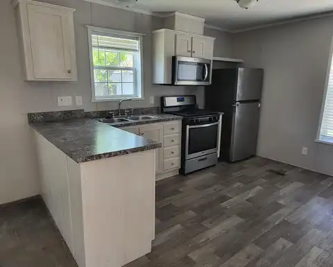 2307 Aspen St, Liberty, MO 64068