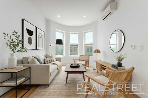60-79 70th, RIDGEWOOD, NY 11385