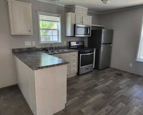2307 Aspen St, Liberty, MO 64068