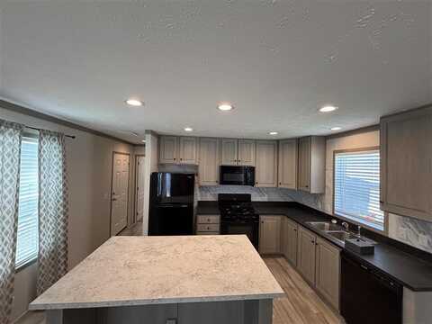 10 Grant Street, West Branch, IA 52358