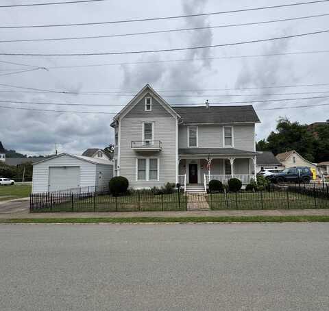 7 College St, Glenville, WV 26351