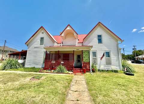 203 N 3rd St, Lincoln, KS 67455