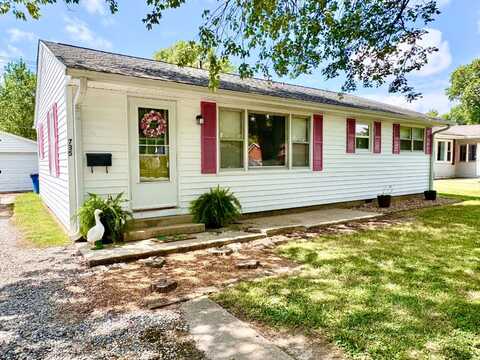 735 W. 5th St, Flora, IL 62839