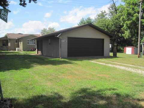 809 North Front St, Oquawka, IL 61469