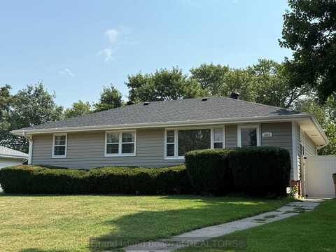 1420 8th St, Aurora, NE 68818