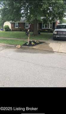 612 Elk Lake Dr, Lexington, KY 40517