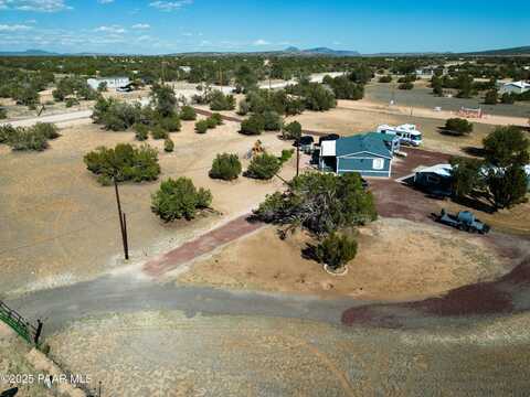 27585 El Oro Drive, Seligman, AZ 86337