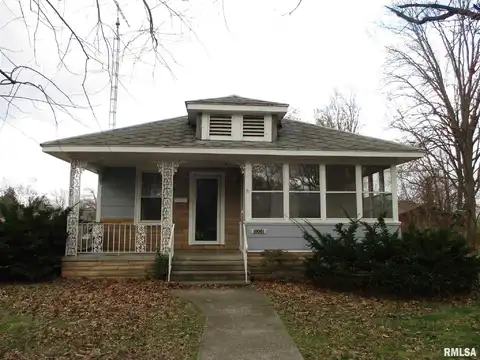 1001 E WEBSTER Street, Benton, IL 62812