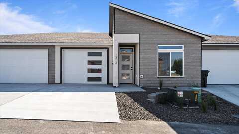 1313 Kalani Ct, West Richland, WA 99353