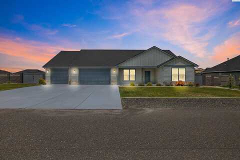 12025 Blackfoot Dr, Pasco, WA 99301