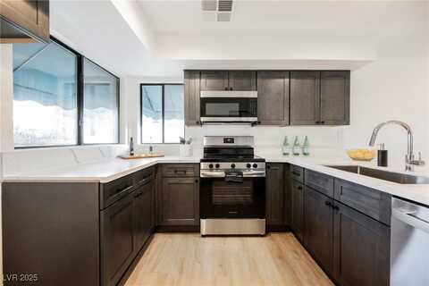 2225 Pine Breeze Lane, Las Vegas, NV 89119