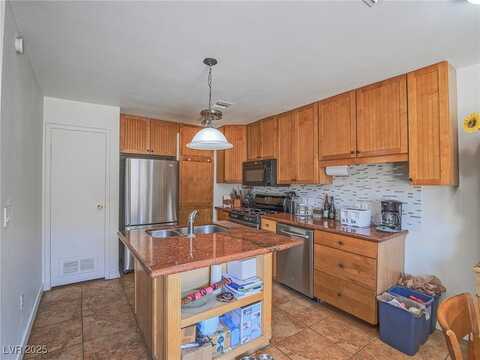 6162 Meadow Vista Lane, Las Vegas, NV 89103