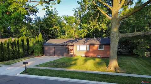 1916 Monterey Drive, Lincoln, NE 68506