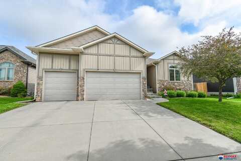2760 Shadowbrook Drive, Lincoln, NE 68516
