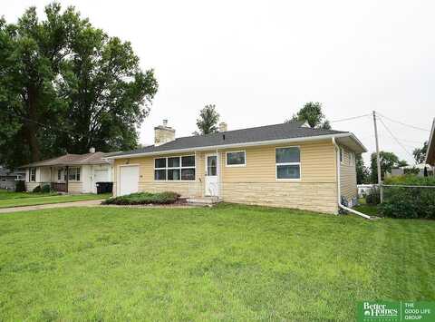 3234 S 45th Street, Omaha, NE 68106