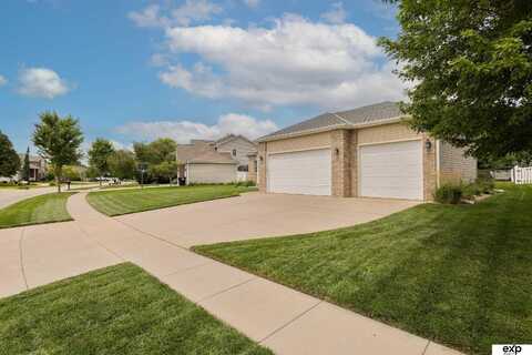 6530 Blackstone Road, Lincoln, NE 68526