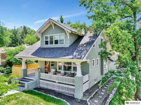 2201 Woodscrest Avenue, Lincoln, NE 68502