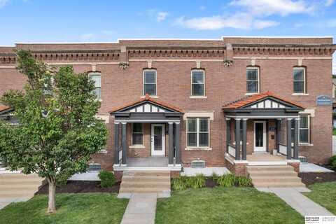 817 S 33rd Street, Omaha, NE 68105