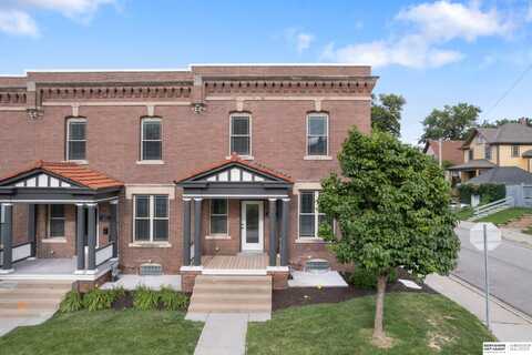 819 S 33rd Street, Omaha, NE 68105