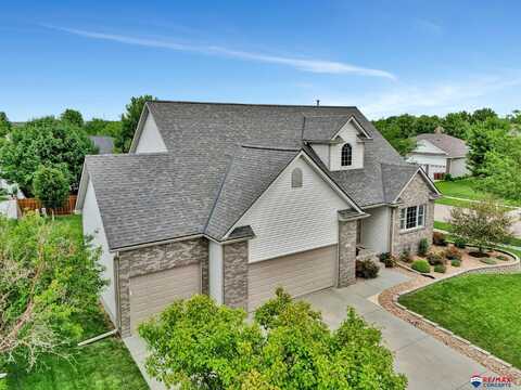 5950 Clear Creek Drive, Lincoln, NE 68516
