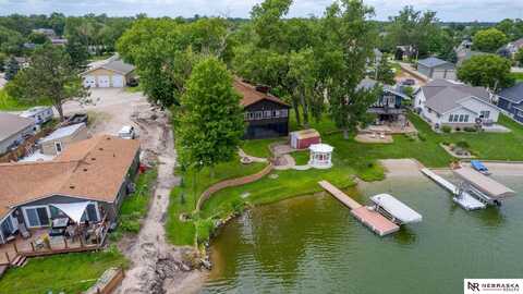 33 Lakewood Drive, Columbus, NE 68601