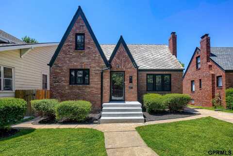 908 S 38th Avenue, Omaha, NE 68105