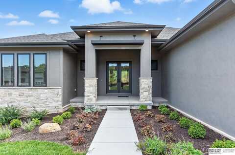 15525 Riha Circle, Springfield, NE 68059