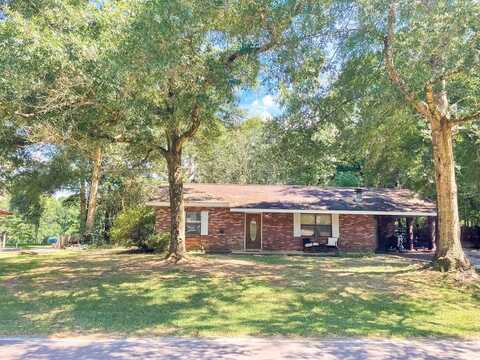 143 Westchester Dr., Picayune, MS 39466