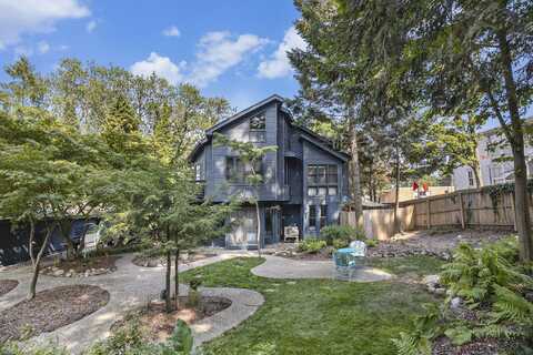 36 N Union Street, Douglas, MI 49406
