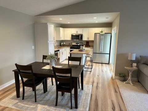 729 Heritage Woods Lane, Paw Paw, MI 49079