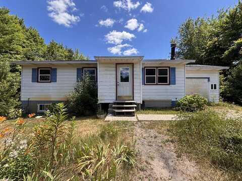 4960 S Brooks Road, Fruitport, MI 49415